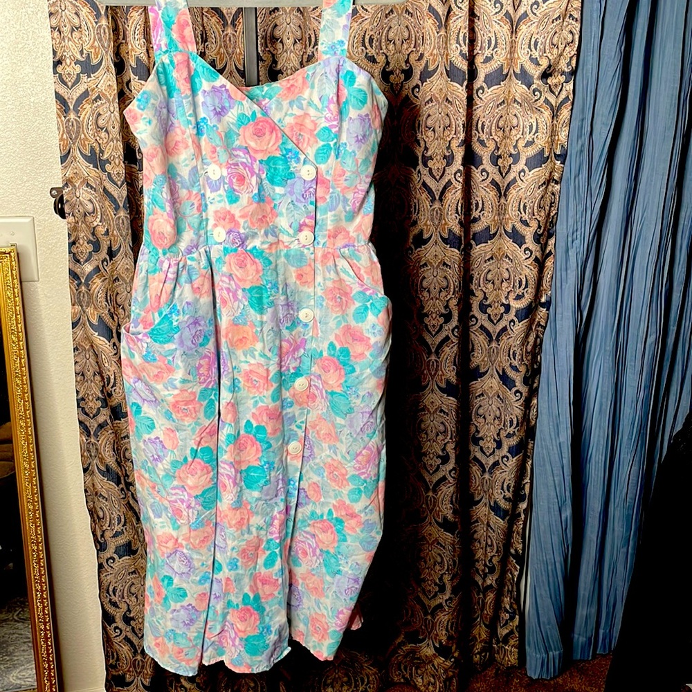 Vintage cottage core, romantic dress it’s an original 1980s piece .